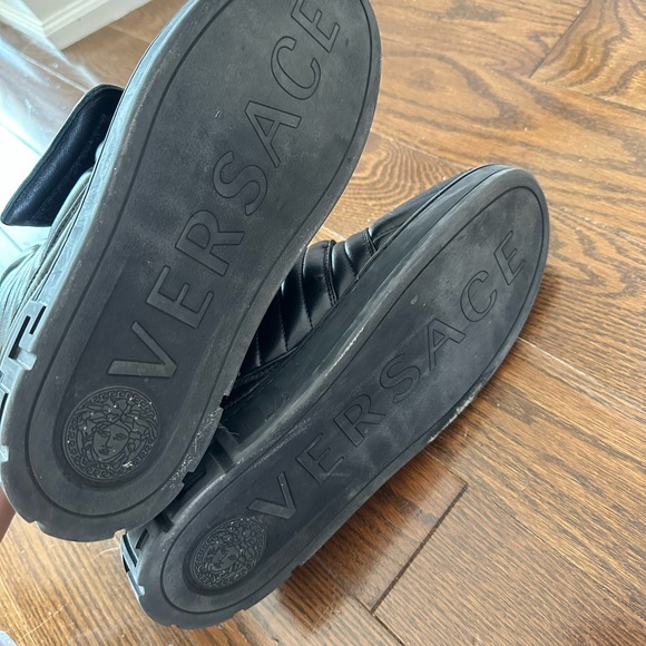 Black leather Versace sneakers - Picture 11 of 14